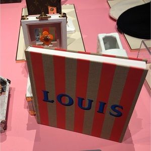 Louis Vuitton Table Book (Free Dior Lip Glow & LV Paper Bag）
